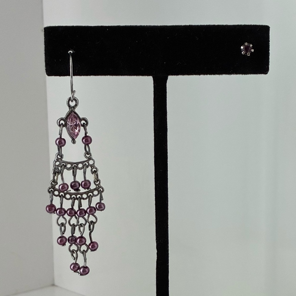 EUC Vintage earrings (1) chandelier + (1) coordinating rhinestone stud.